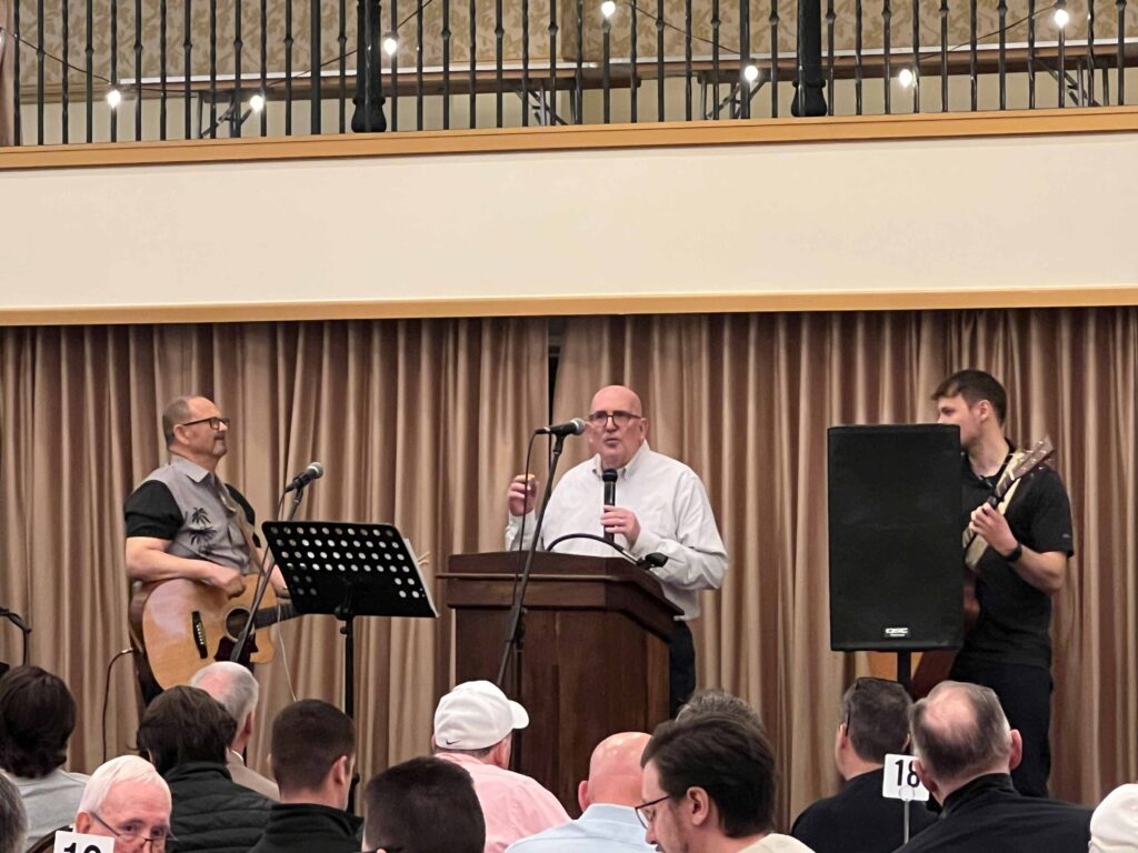 Pastor Sam Mountain gave the closing remarks and prayers.